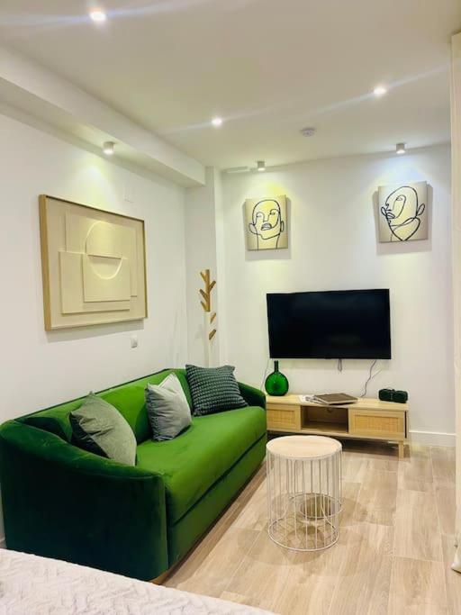 Ferienwohnung New Luxurious Studio With Patio/Center Málaga Exterior foto
